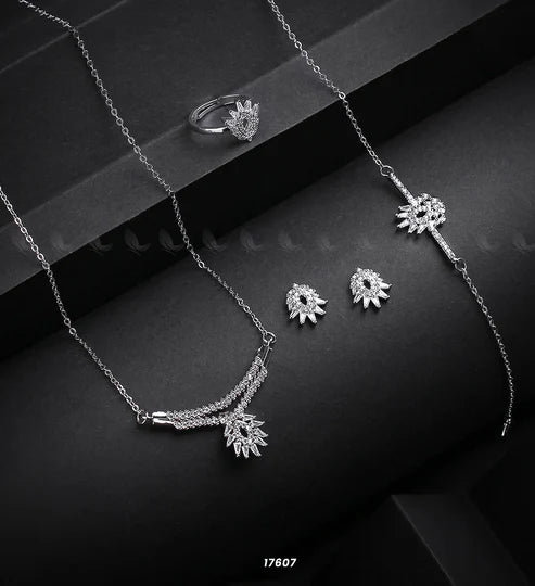 Mirage Necklace Set